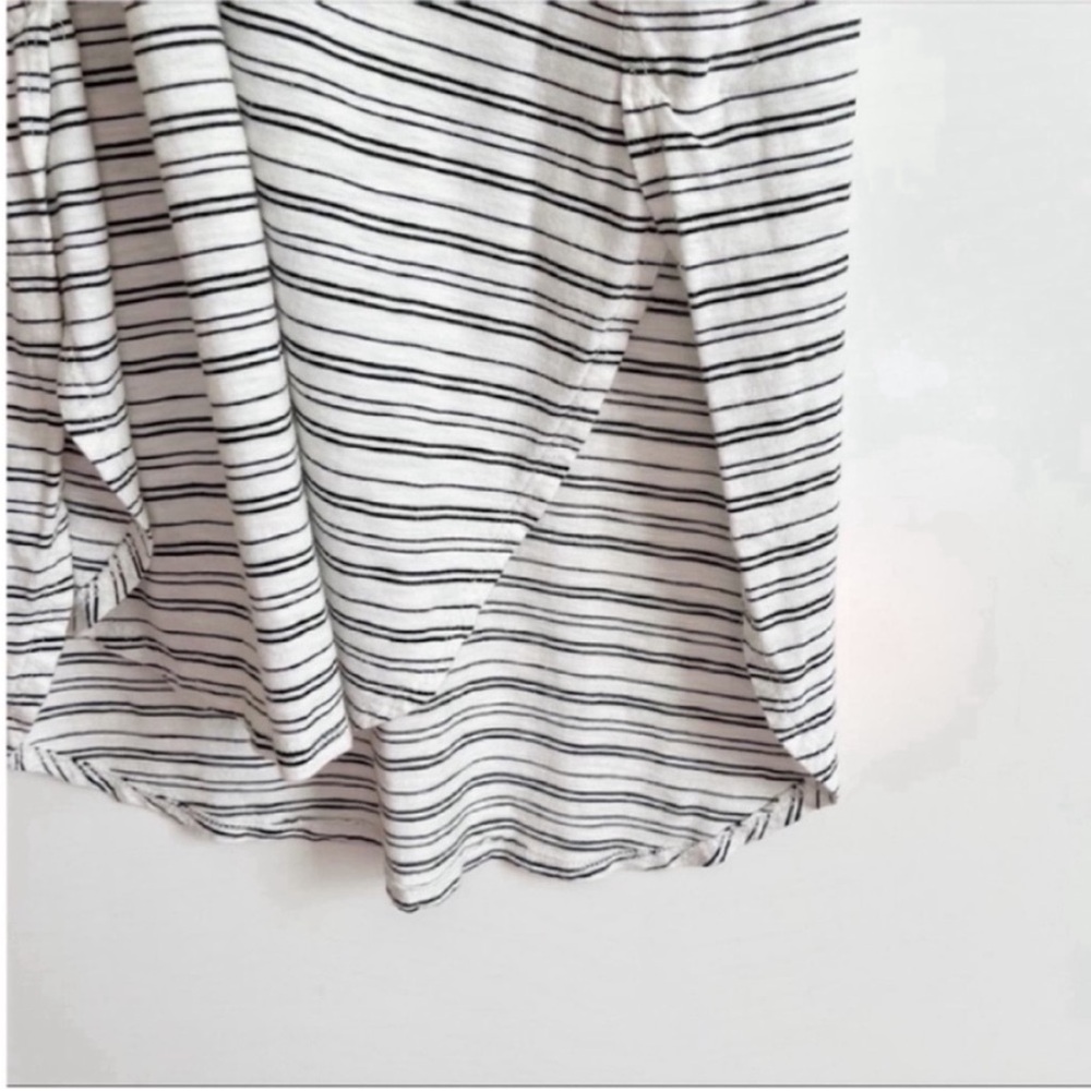 Anthropologie t.la Breezy tank top black white striped shirttail hem - Picture 4 of 8